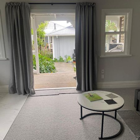 Prodigal Daughter Gourmet Lodge Martinborough Extérieur photo